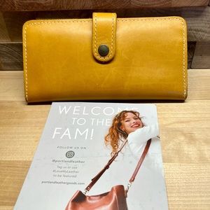 Portland Leather Goods premium quality Sunflower bifold, EUC.